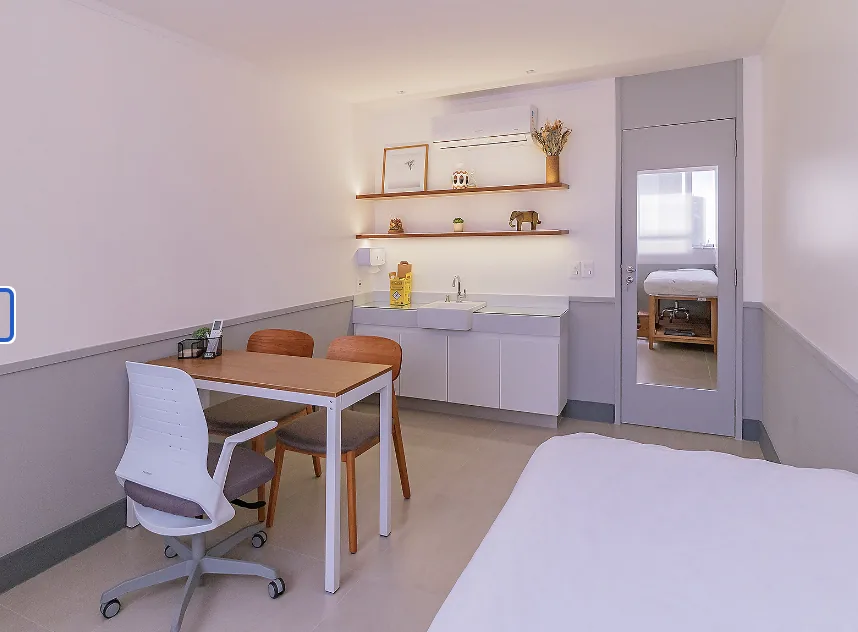 Sala de atendimento do consultório de cardiologia na Tijuca, Rio de Janeiro