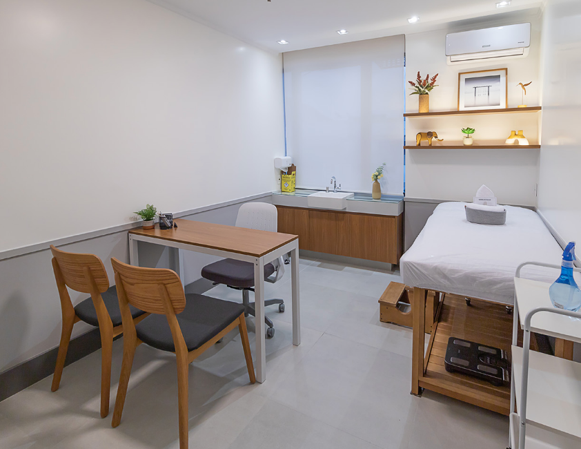 Sobre Consultório de atendimento, moderno, confortável, limpo, acessível